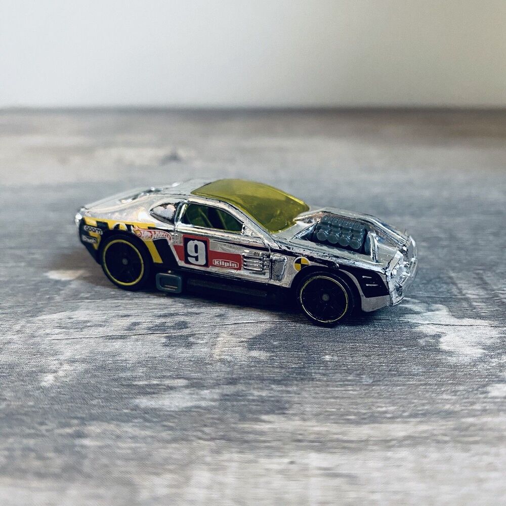 2005 Hot Wheels HW Racing Super Chromes Hollowback 1:64 Scale
